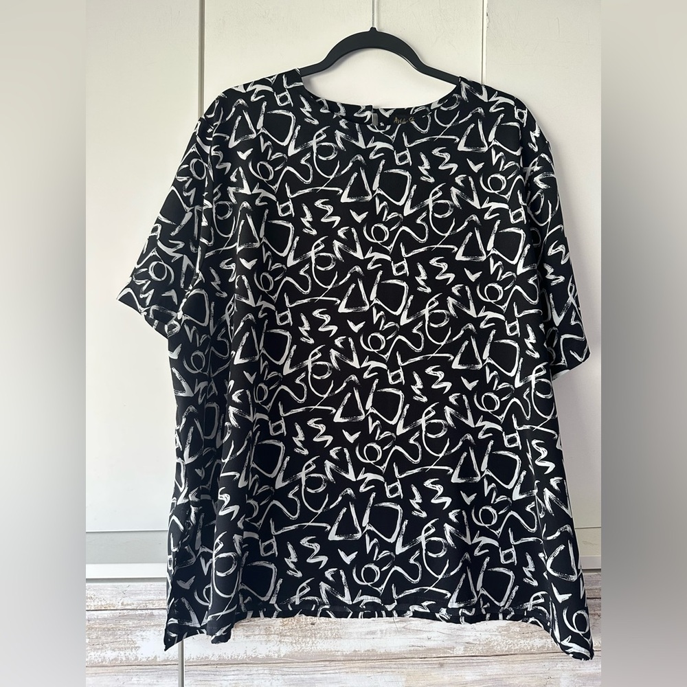 ✨ Ashley Stewart Black White Abstract Print Blouse Top 22/24